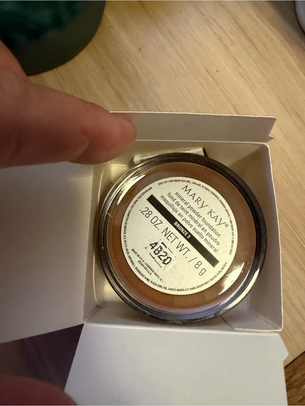 Mary Kay mineral powder foundation - Bronze 3!